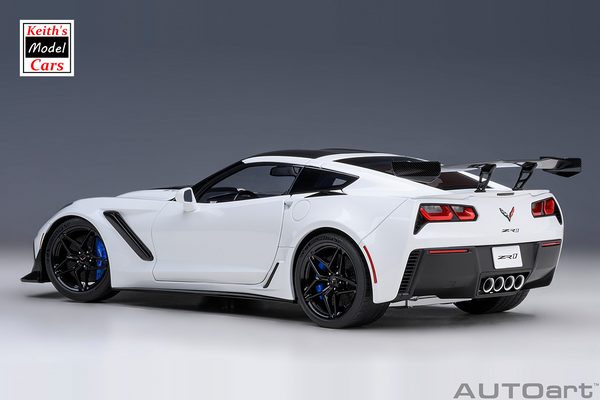 [1/18 Scale] Chevrolet Corvette C7 ZR1 in Arctic White by AUTOart Models