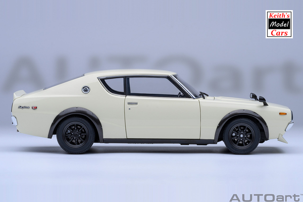 1/18 Skyline White