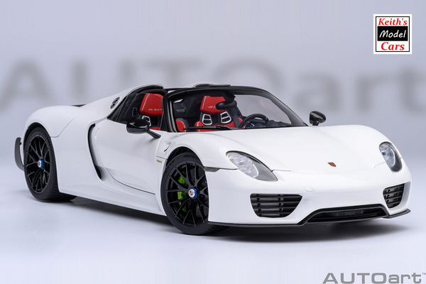 [1/18 Scale] Porsche 918 Spyder Weissach Package in White with Red Interior by AUTOart Models