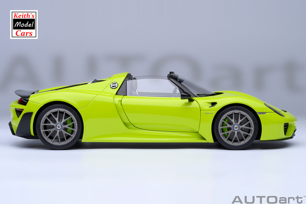 [1/18 Scale] Porsche 918 Spyder Weissach Package in Acid Green by AUTOart Models