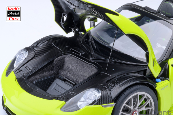 [1/18 Scale] Porsche 918 Spyder Weissach Package in Acid Green by AUTOart Models