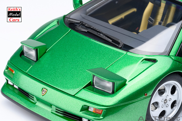 [1/18 Scale] Lamborghini Diablo SE 30th Anniversary in Verde Mic/Metallic Green by AUTOart Models