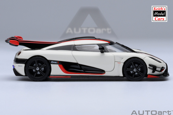 [1/64 Scale] Koenigsegg One:1 in Pebble White/Carbon by AUTOart Models