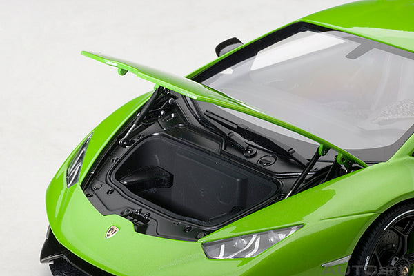 [1/18 Scale] Lamborghini Huracán Performante in Verde Mantis/Pearl Green by AUTOart Models